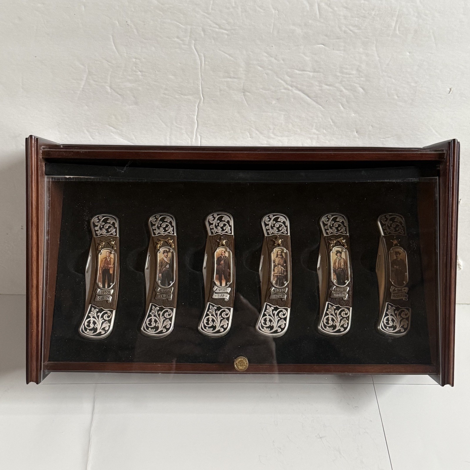 Franklin Mint - Set of 6 - Western Outlaws Collector Knifes With Display Case