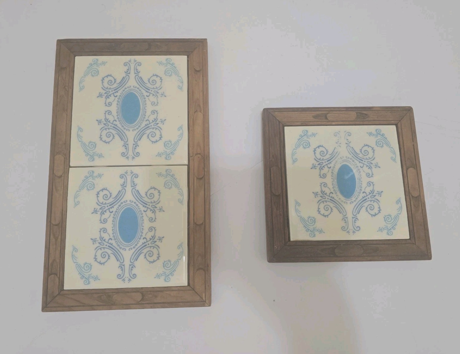 Vtg White & Blue Pattern Tile 2 Pc Trivet w/Carved Footed Frame Dal-Tile Mexico