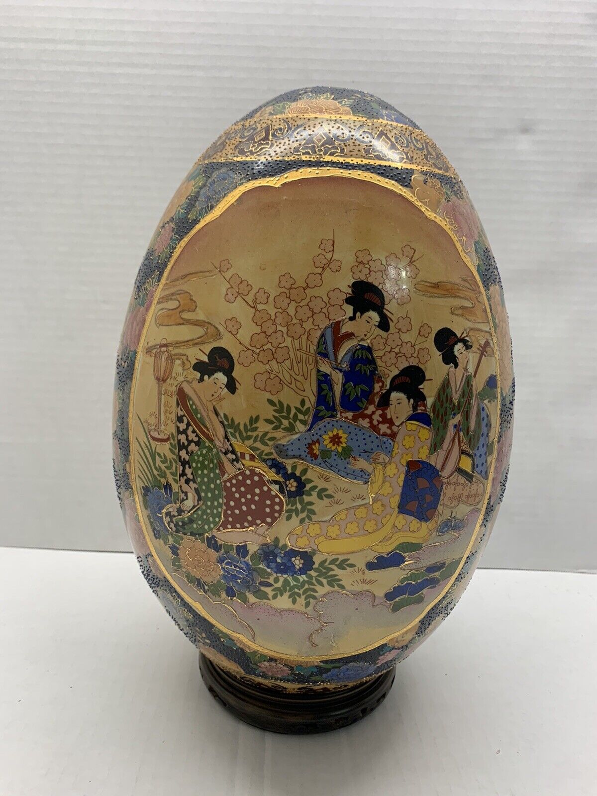 VINTAGE LARGE 14” Japanese Hand Painted Egg Sculpture - GORGEOUS