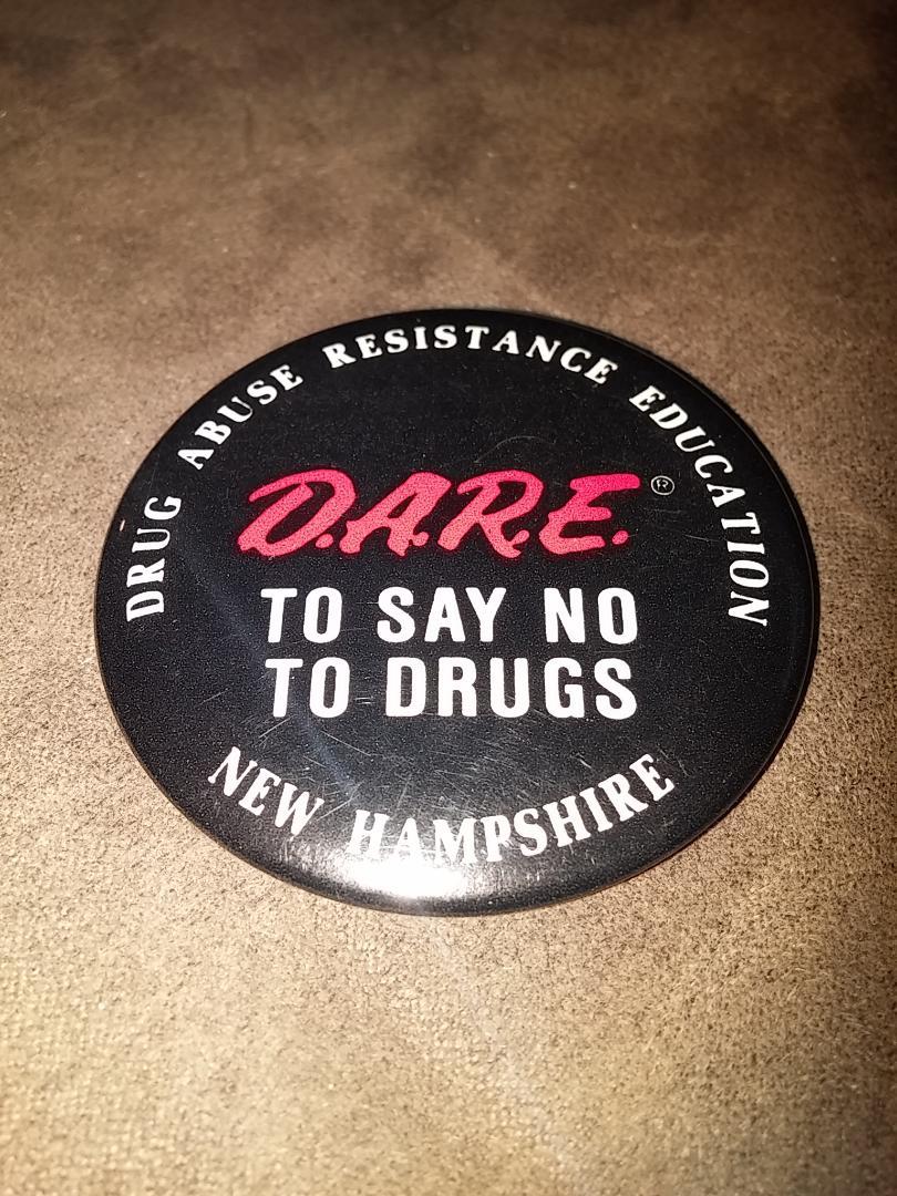 DARE Button D.A.R.E New Hampshire Pin Say no to drugs NH Resistance Education 