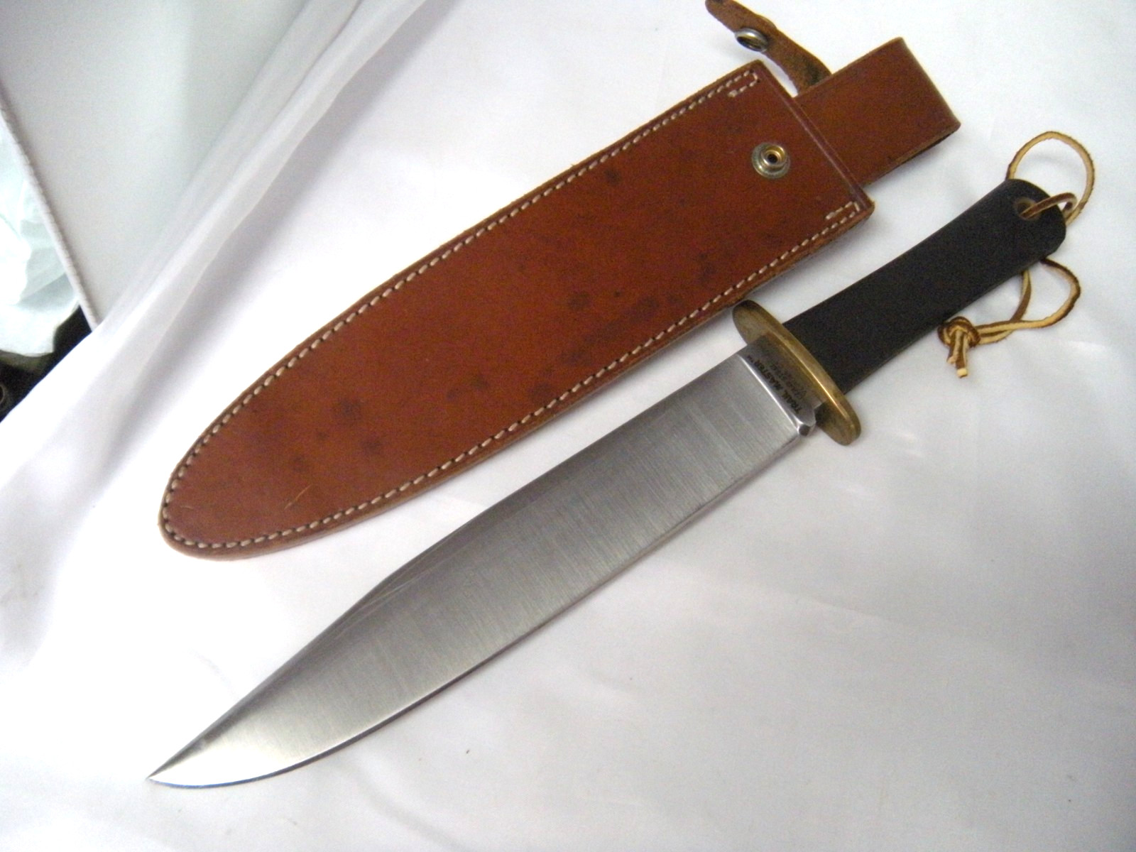 Vintage Cold Steel Trail Master Carbon V Bowie Knife USA Stamped leather sheath
