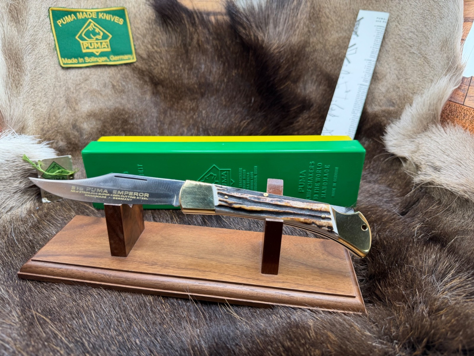 1982 Puma 915 Emperor Aristocrat Knife Stag Handles Green/Yellow Box Mint & Tag