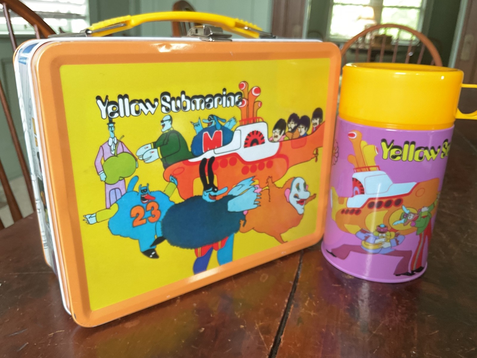 YELLOW SUBMARINE LUNCHBOX AND THERMOS -2012