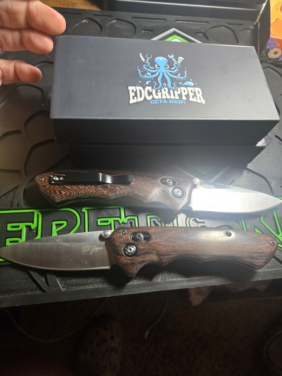 EDCGRIPPER Blacktide Pocketknife BOTH 14C28N Axis Lock Wood Drop Point Plain