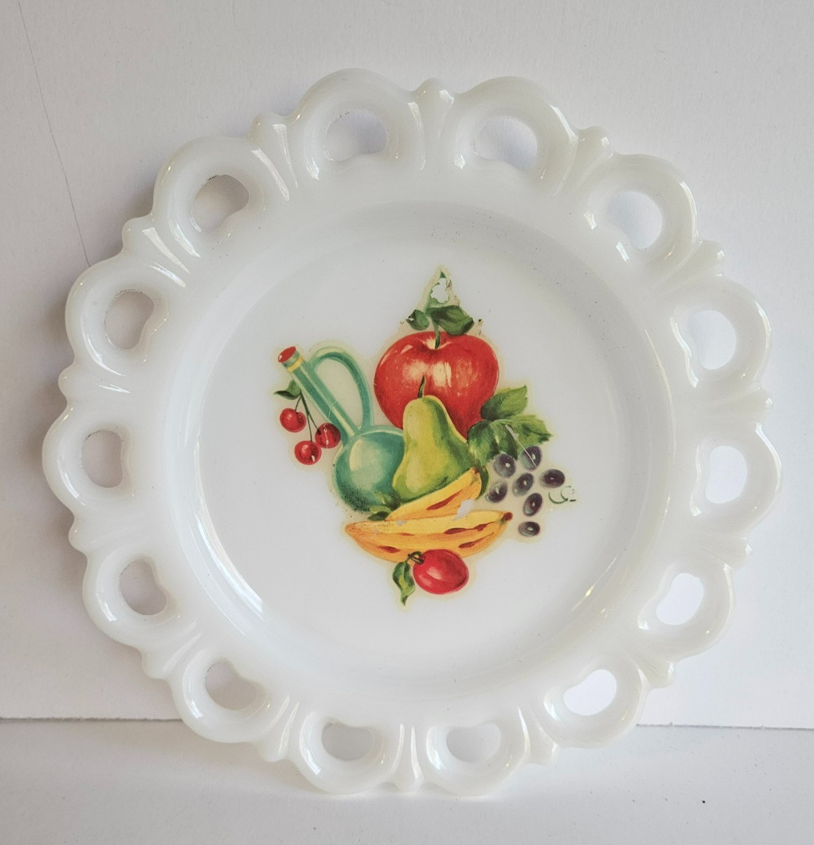 ANCHOR HOCKING Vintage Milk Glass Fruit Lattice Plate ~ 8 \