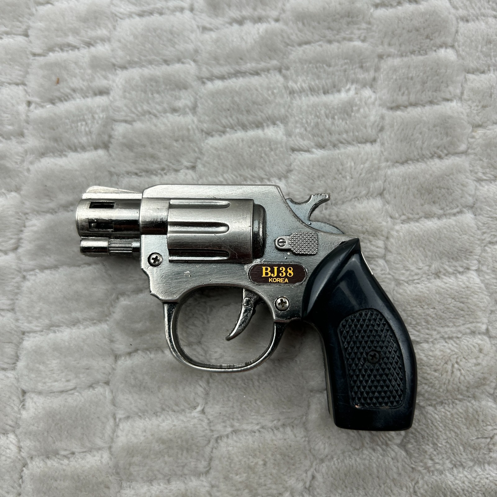 Vintage 38 Korea Revolver Butane Gas Lighter Novelty Pistol Style Works