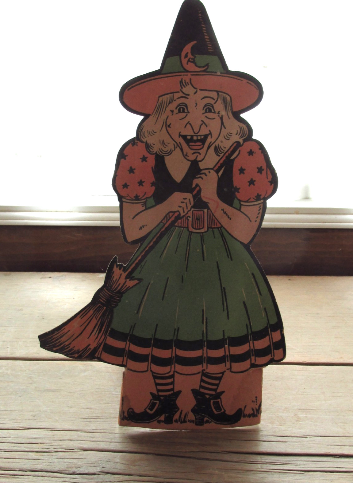 ca 1940's - 50's Vtg Halloween Diecut Nice Witch, Standing Table Decor USA, 10