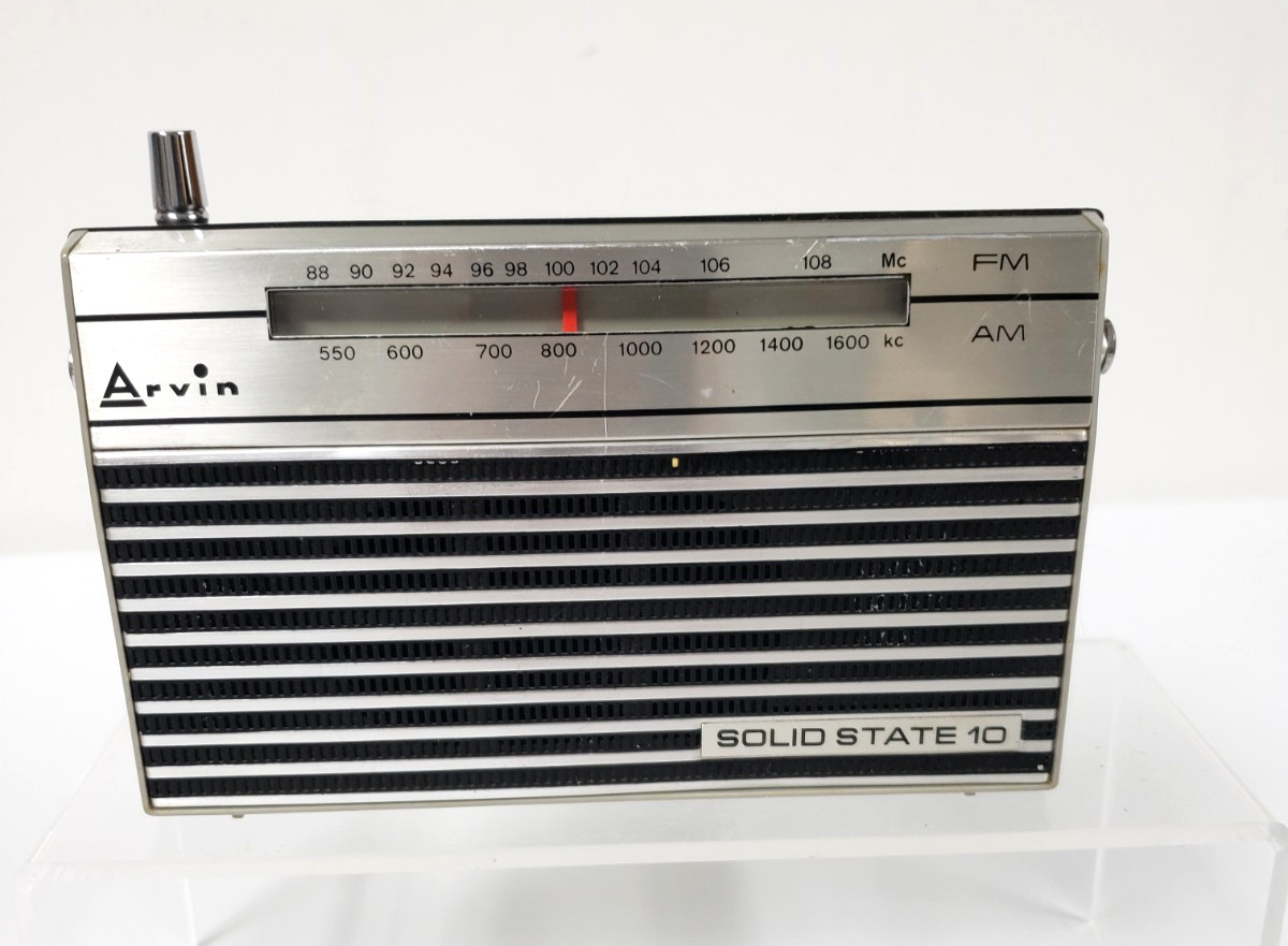 Vintage Arvin Solid State 10 Am/Fm radio NOT working Made in Hong Kong