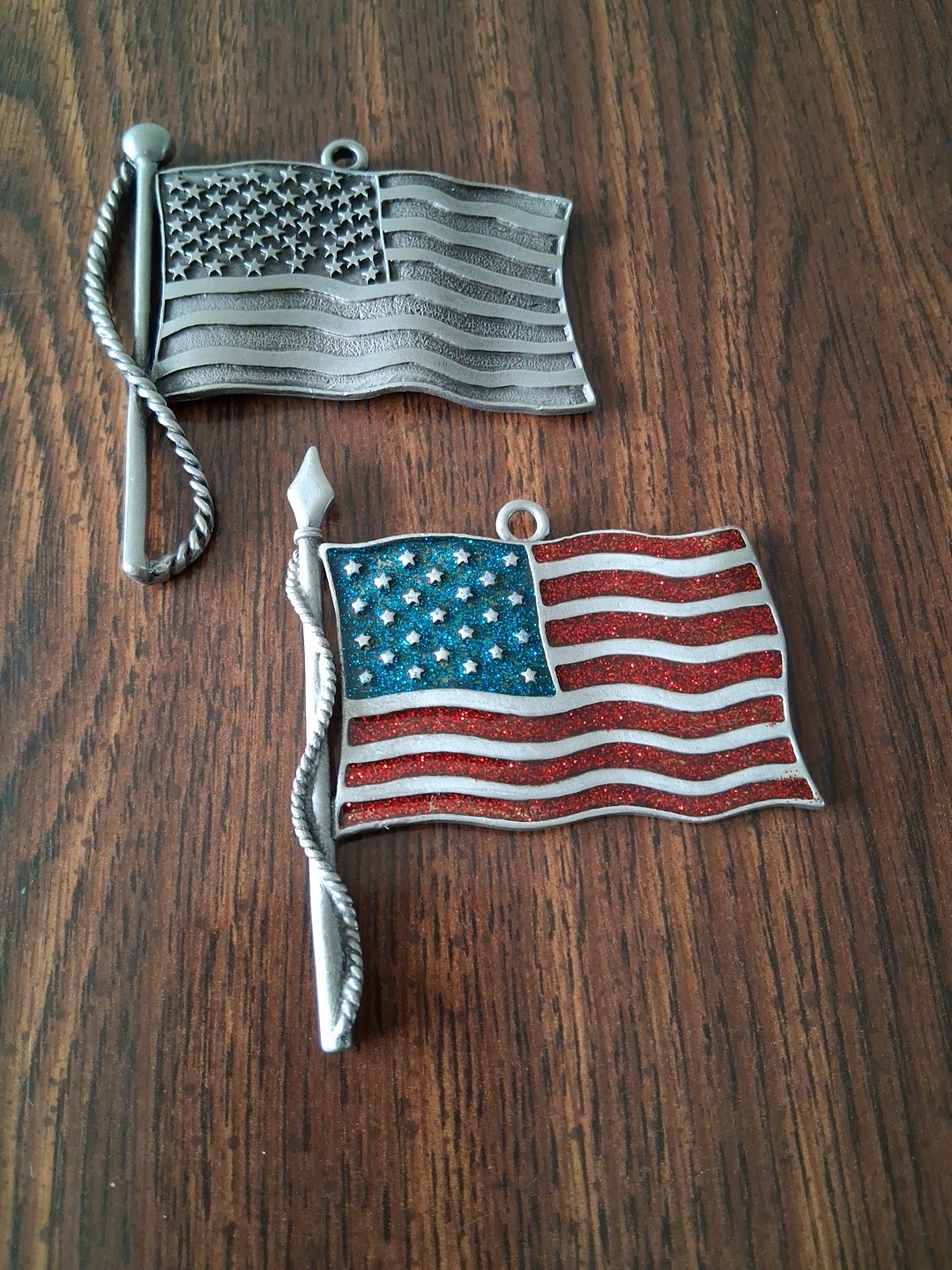 AMERICAN FLAG ORNAMENT BY GLORIA DUCHIN PEWTER USA 2002 3” + Glitter Enamel Flag