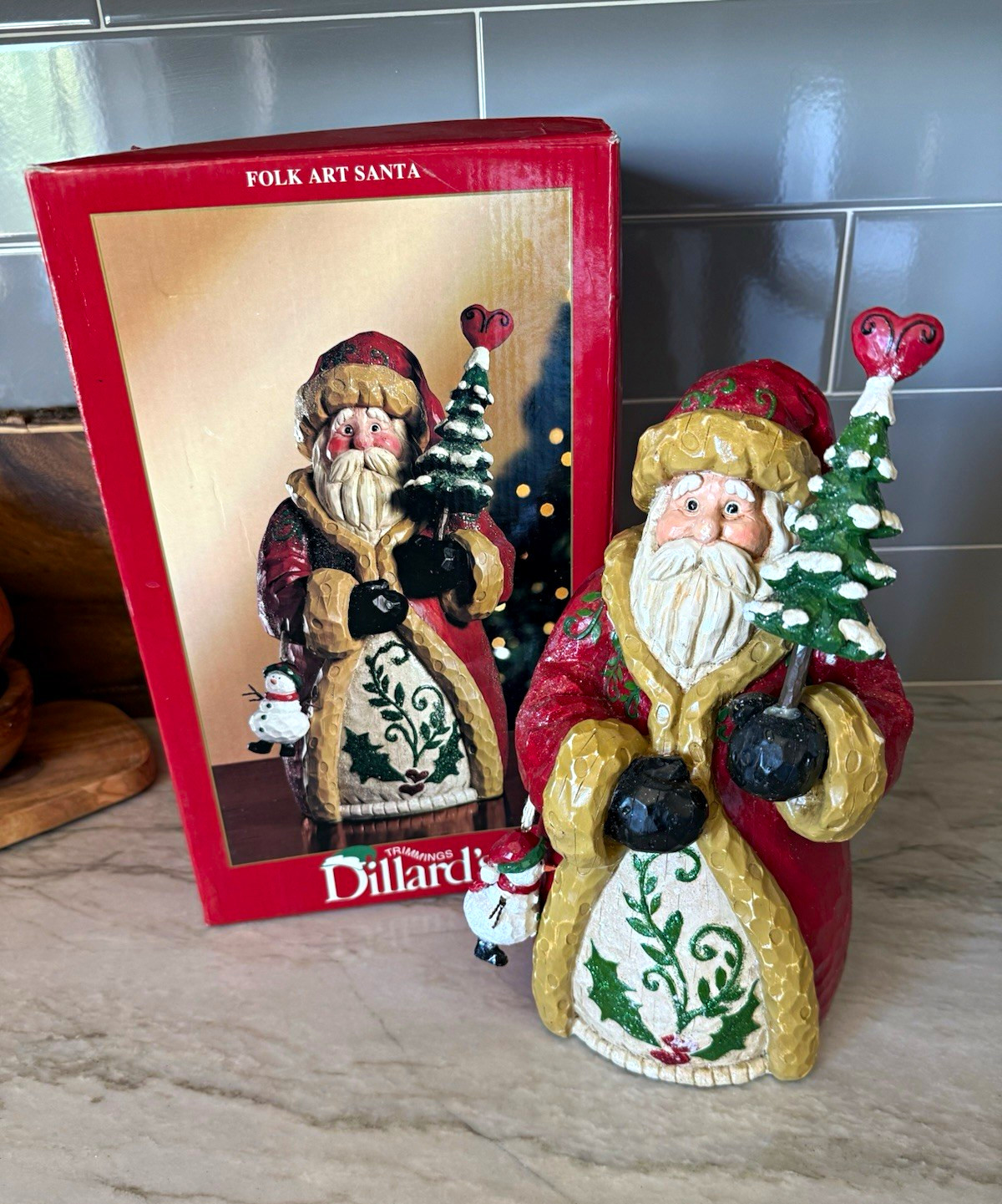 VTG Dillard\'s Trimmings Folk Art Santa Holding Tree Hand Painted Resin W/ Box