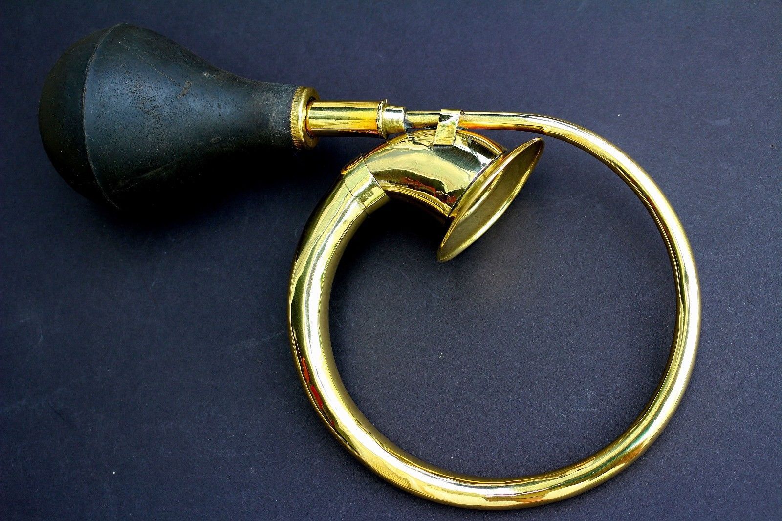 DEURA CIRCULAR BRASS BULB HORN vintage antique old car taxi clown
