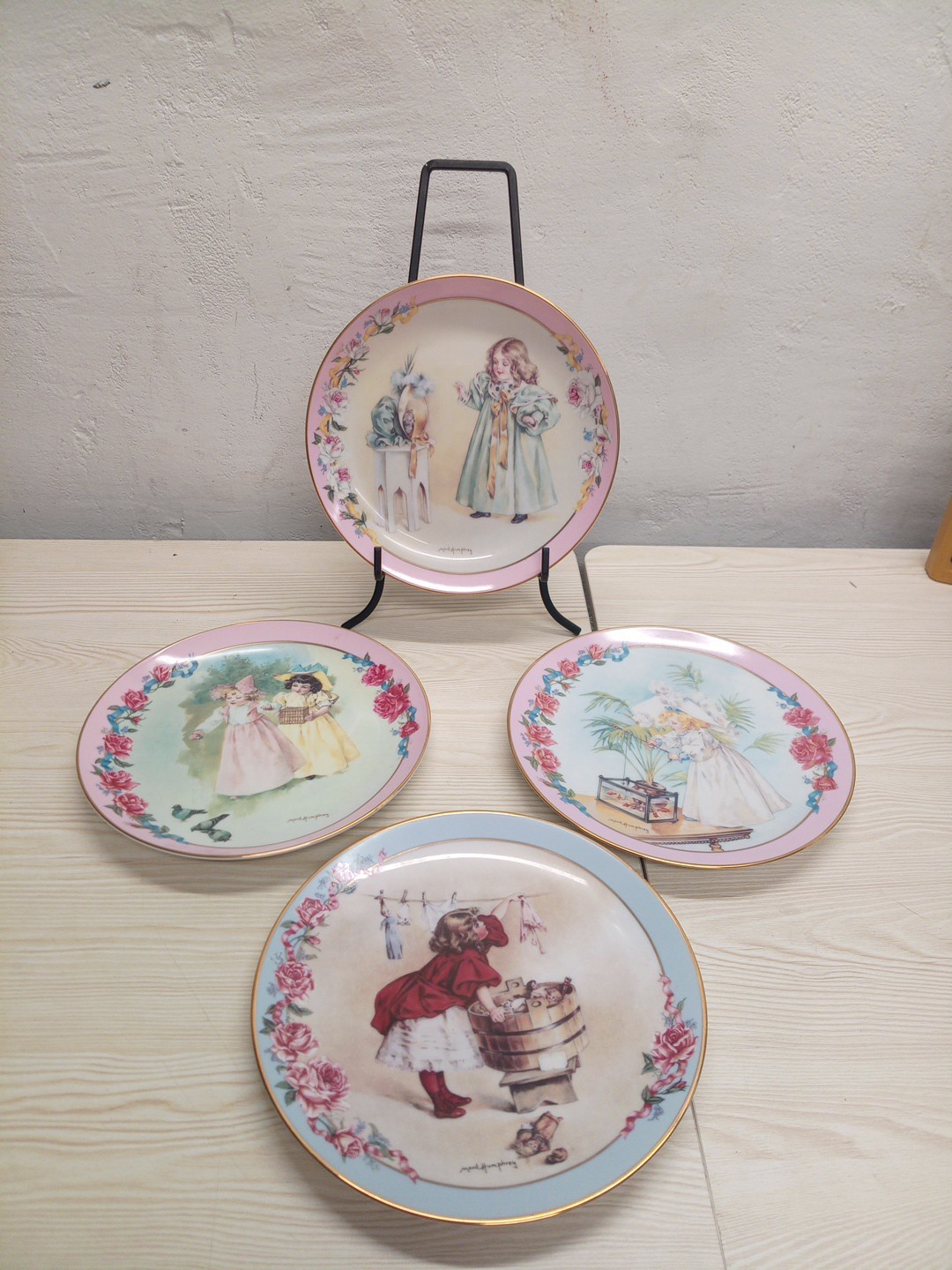 Maud Humphrey Bogart Collector 4 Plate Set Maud Humphrey Bogart Collector 4 Plate Set