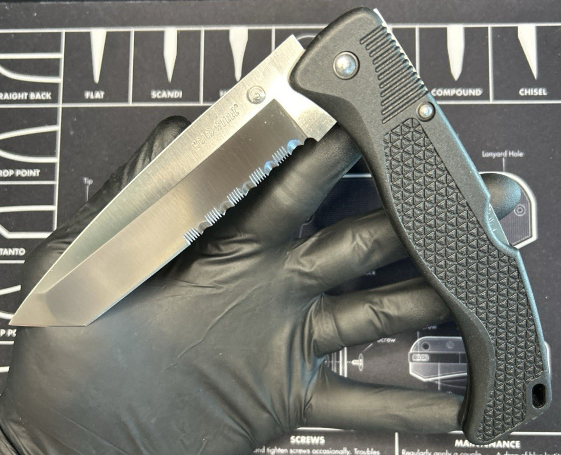 Cold Steel Voyager XL Tanto Half Serrated Knife 29XTH Made in Japan Zytel EXLUC