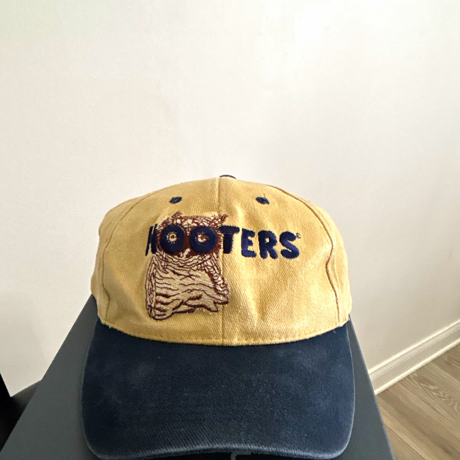 Vintage Hooters Owl Logo Two-Tone Adjustable Snapback Baseball Cap