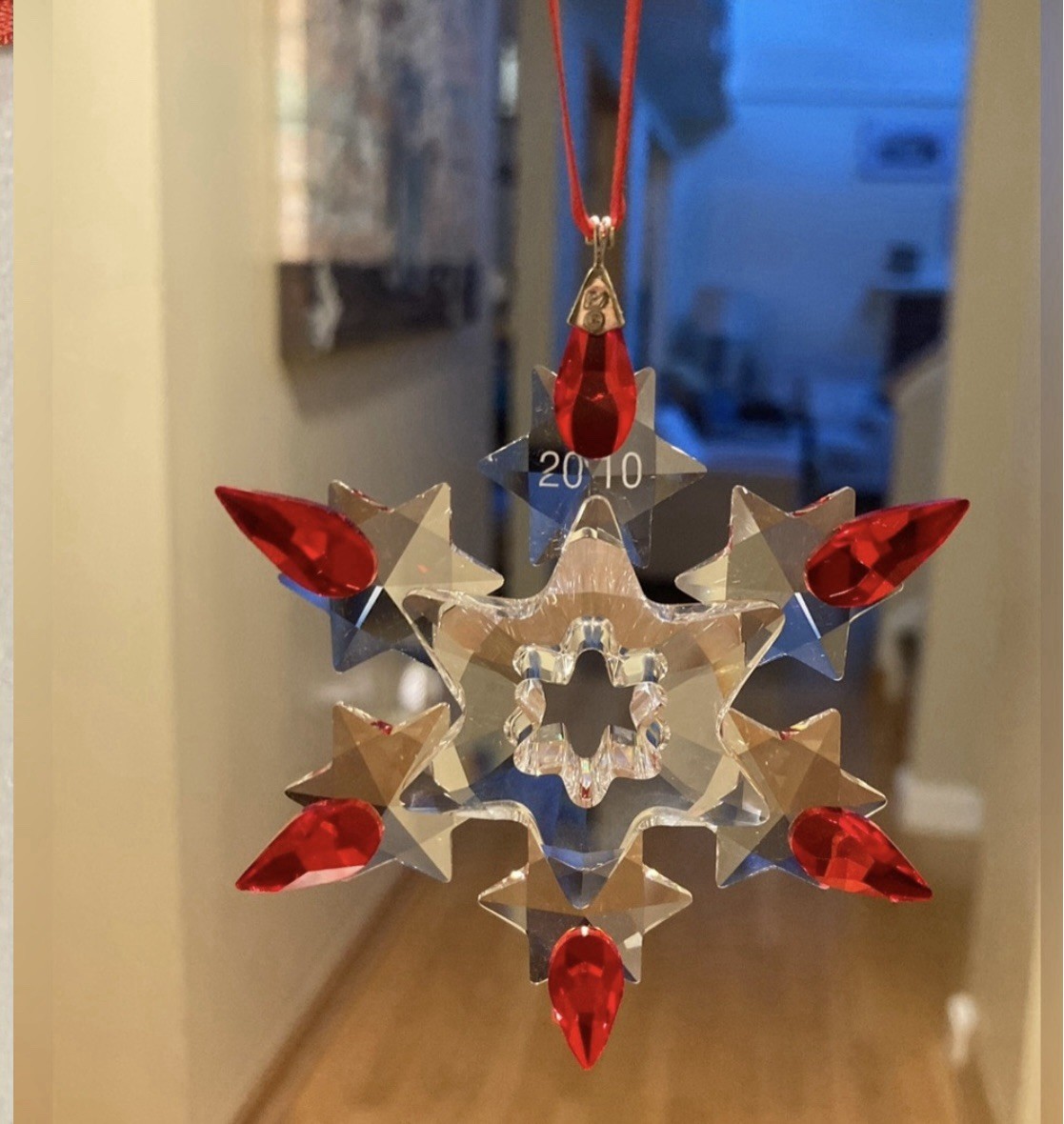 SWAROVSKI RARE 2010 RED TIPPED ORNAMENT #1054561 COLLECTOR CONDITION NIB