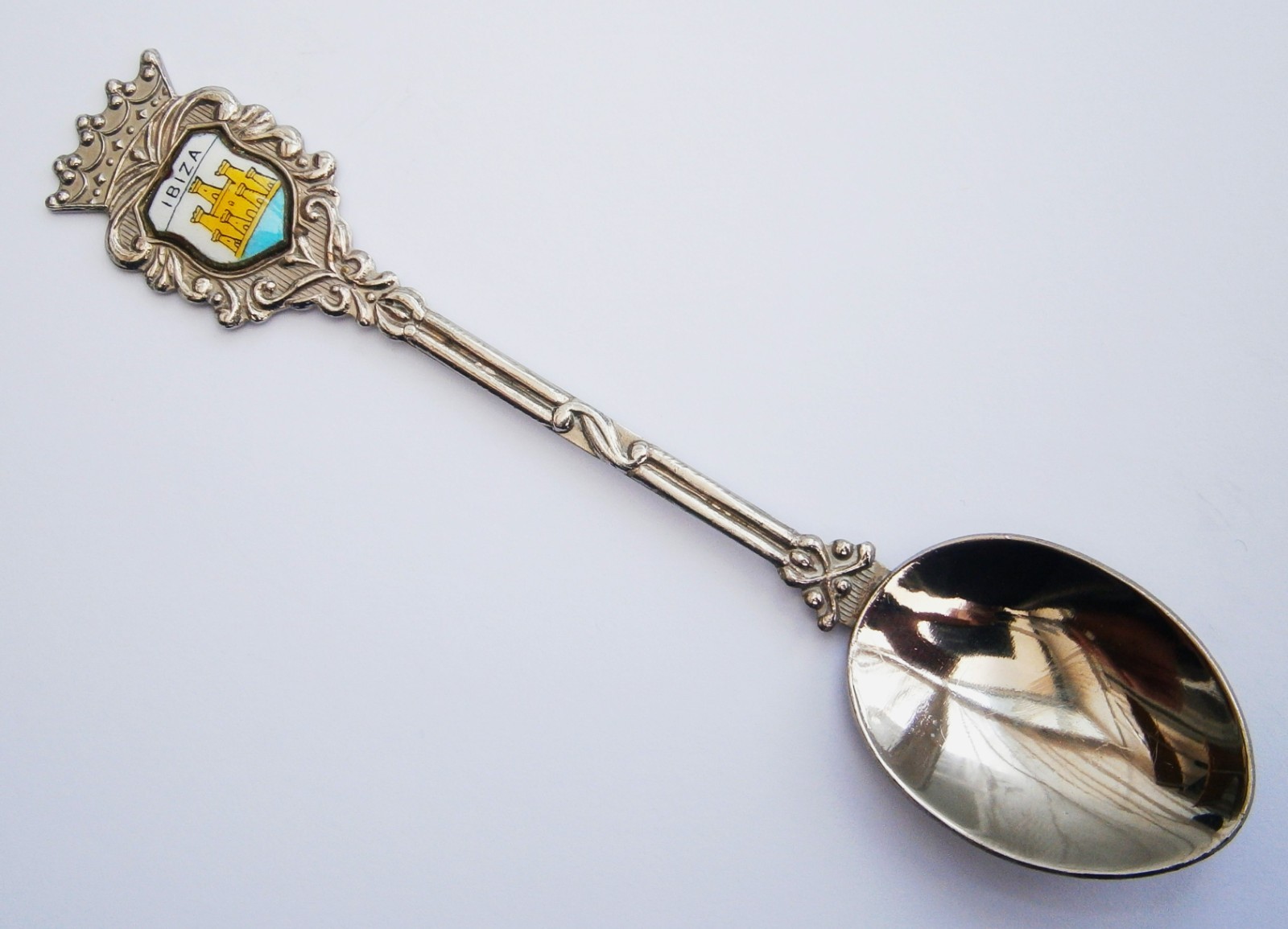 SX563) Ibiza Castle Crest Greek Island intage souvenir collectors spoon