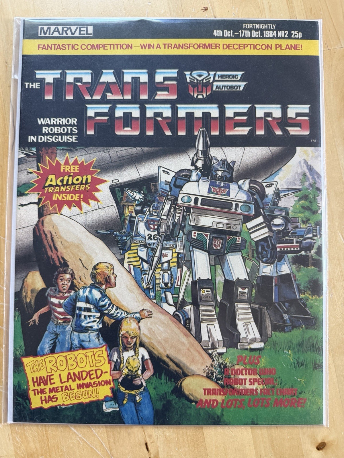 TRANSFORMERS UK #2 Marvel Comic Book with Free Gift transfer
