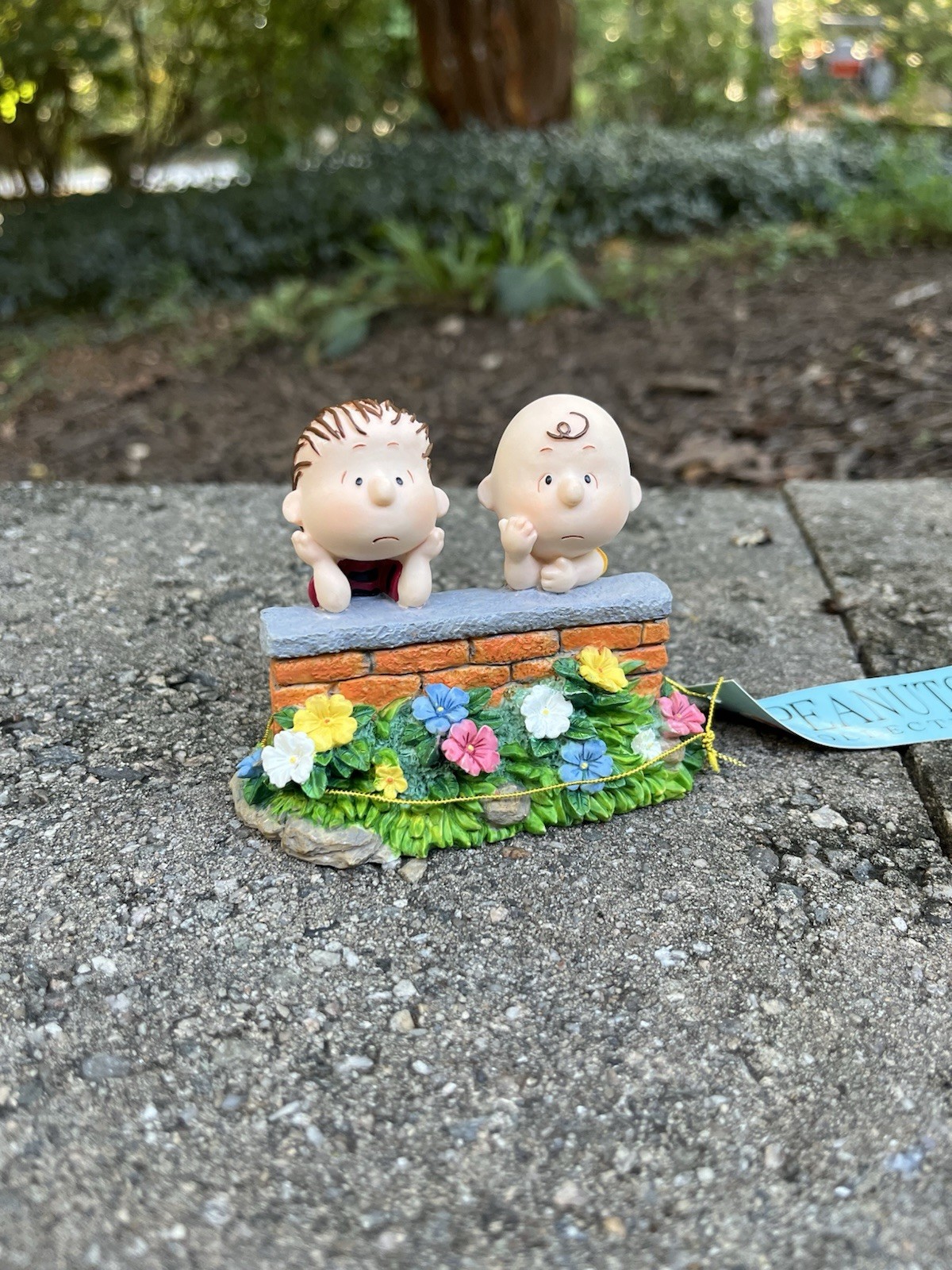 NIB Westland Giftware Peanuts Charlie Brown & Linus Brick Wall Figurine 8214
