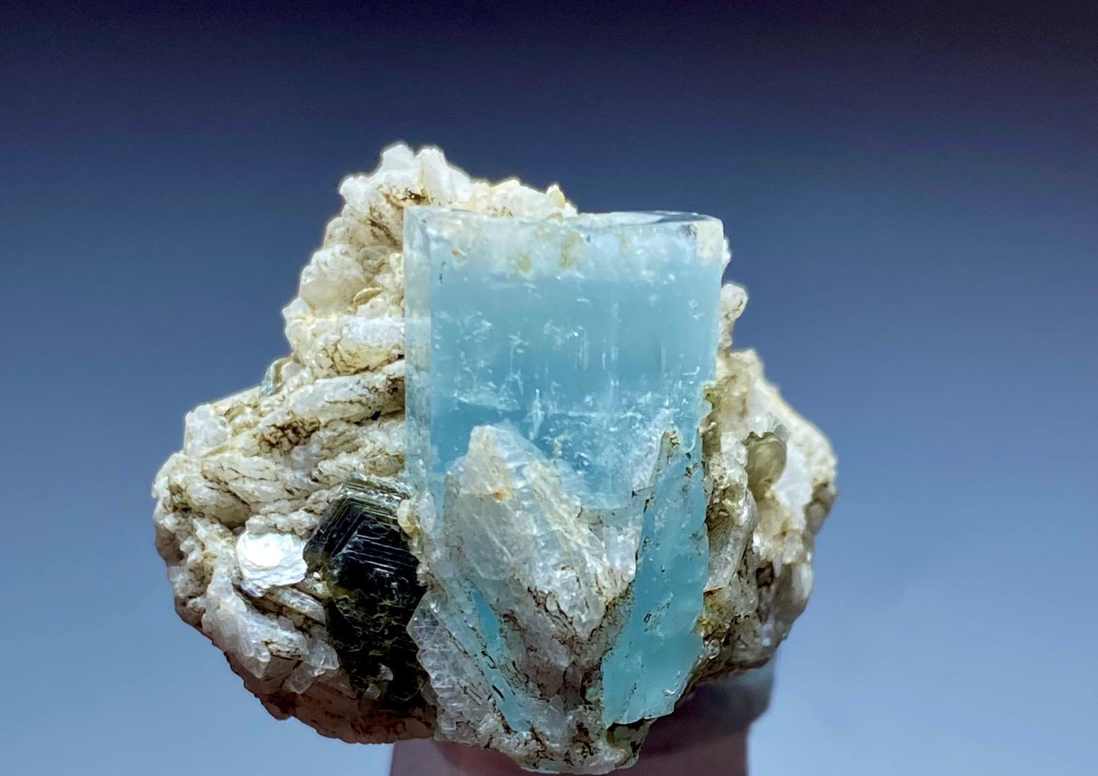 Beautiful Natural Aquamarine Crystal Specimen Afghanistan 145 Carats