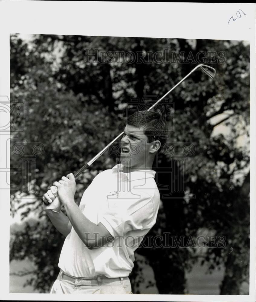 1993 Press Photo Golfer Watching Ball after Swing - pna19383