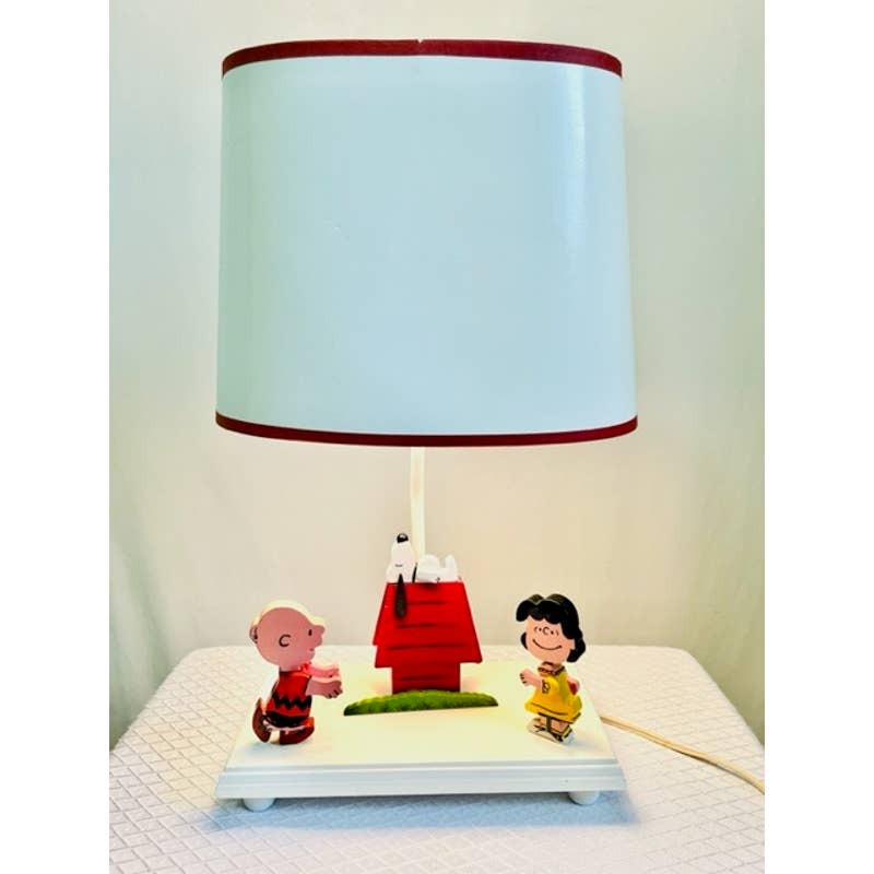 Vintage Charles Schulz Peanuts Snoopy Charlie Brown Lucy wooden lamp RARE