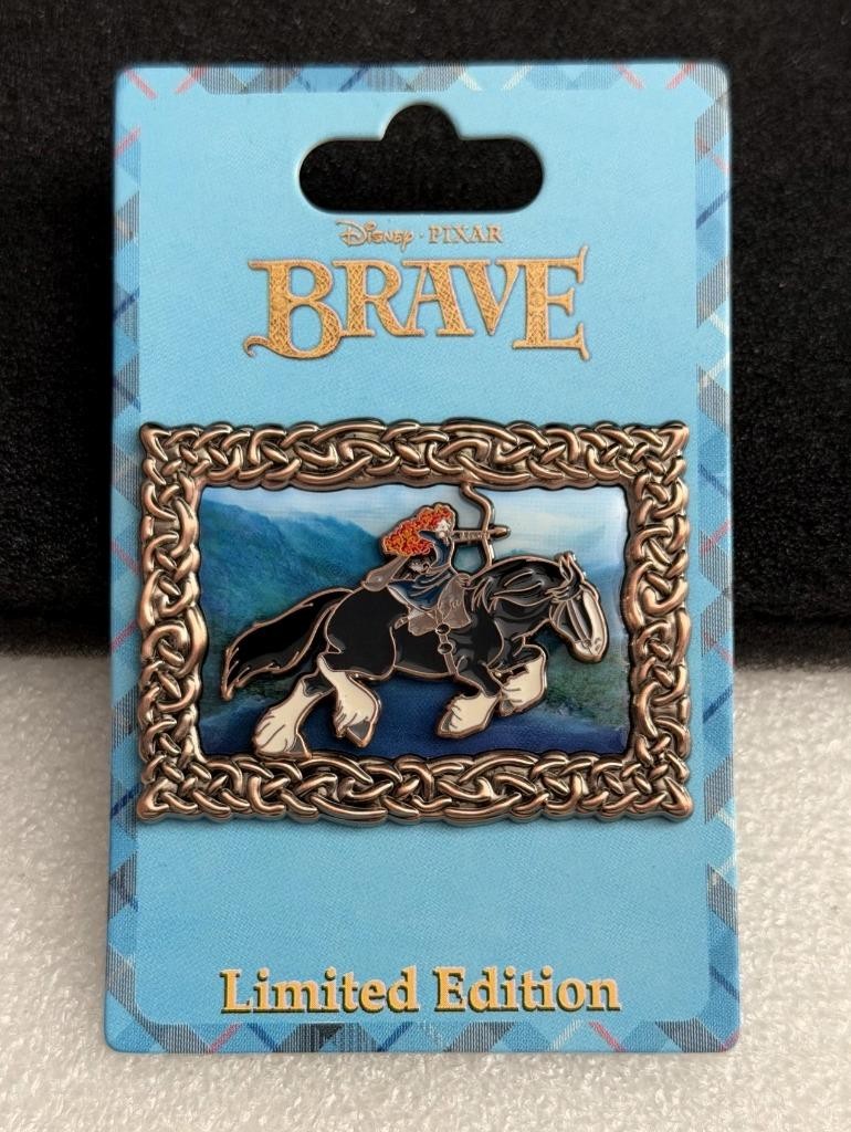 Disney DSF Pixar\'s Brave Princess Merida on Horse Angus LE 300 Portrait Pin