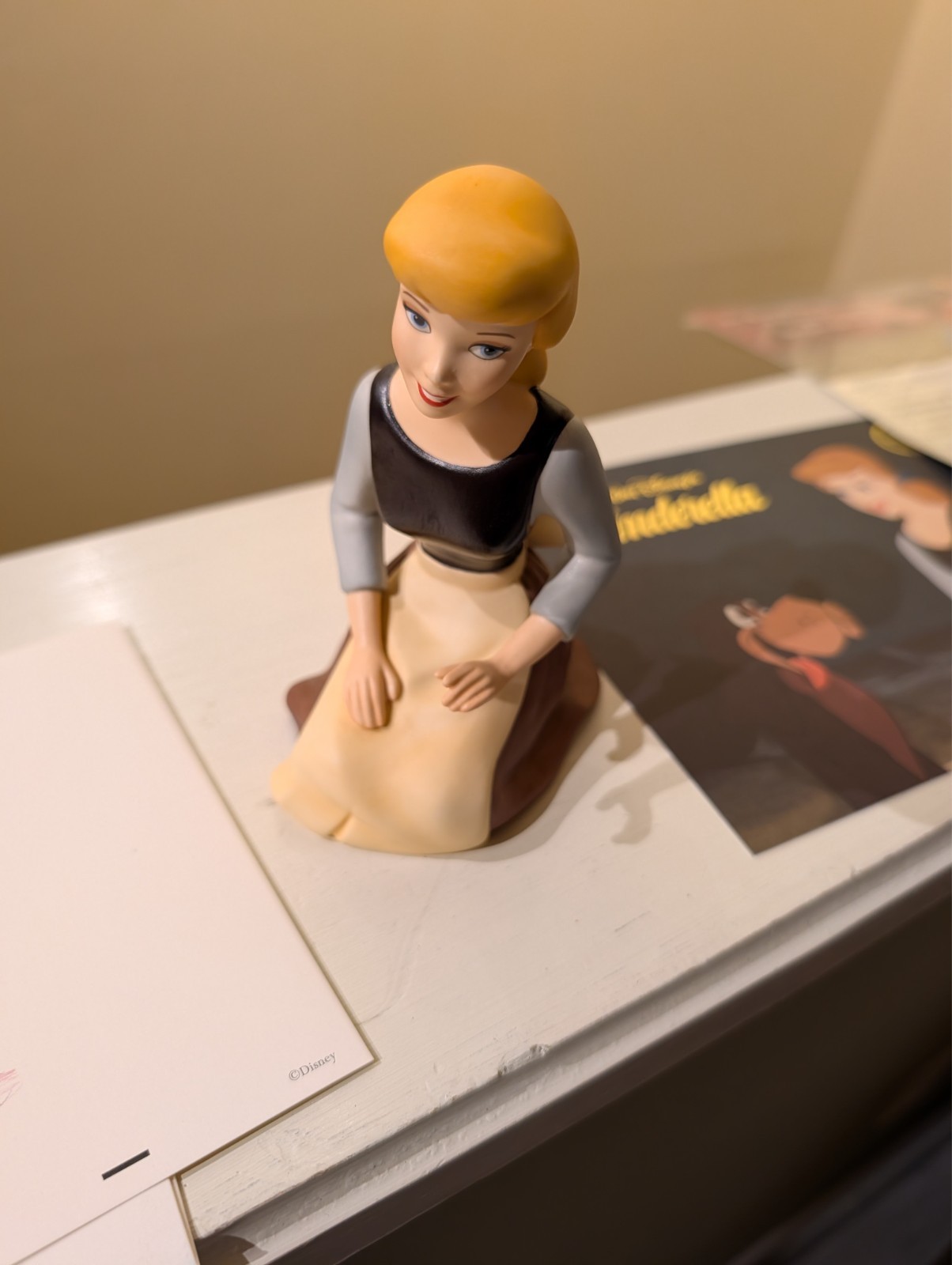 WDCC Walt Disney Wistful Dreamer Cinderella Box & COA -drawing