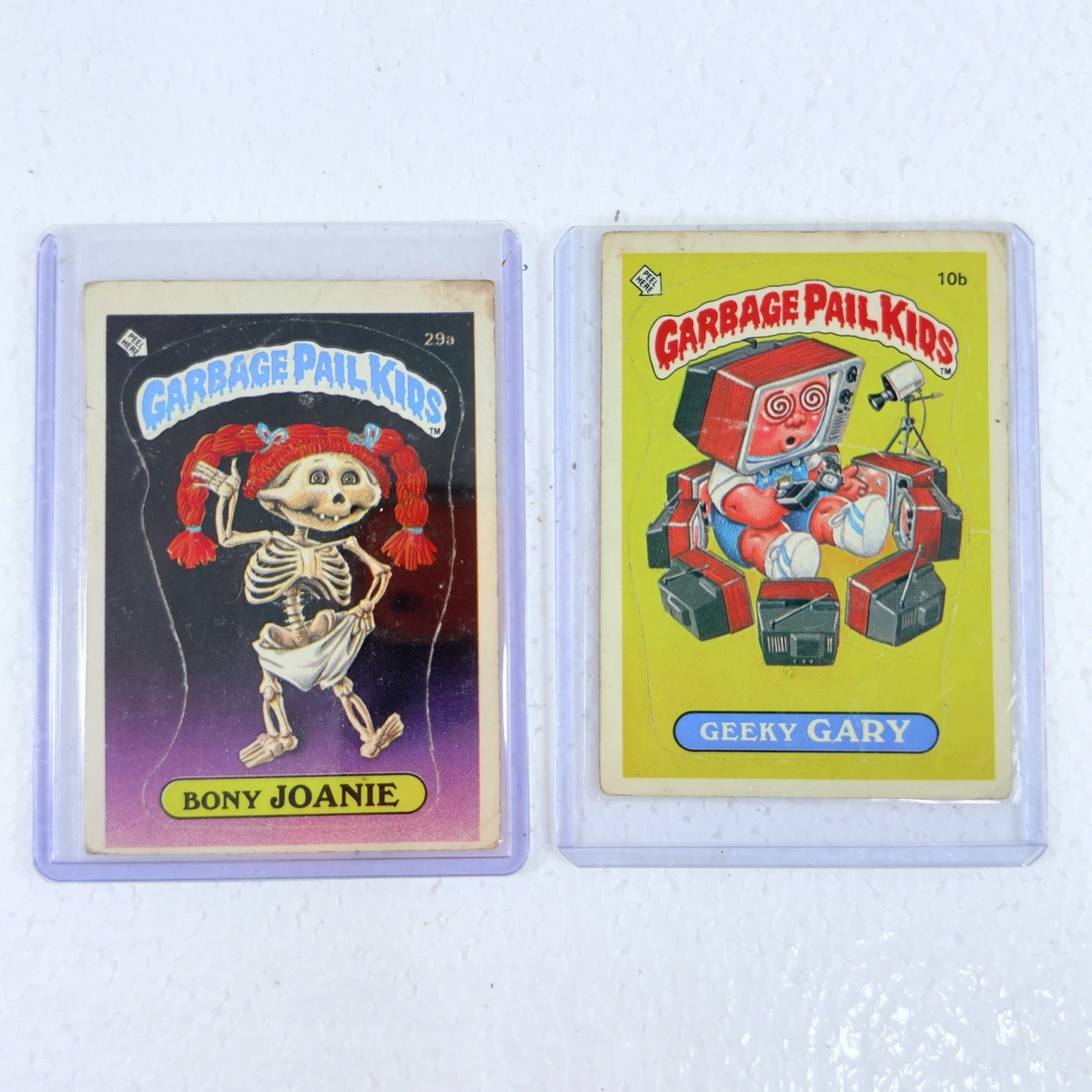 Vintage Topps Garbage Pail Kids Bony Joanie & Geeky Gary 1985 Cards With Cases