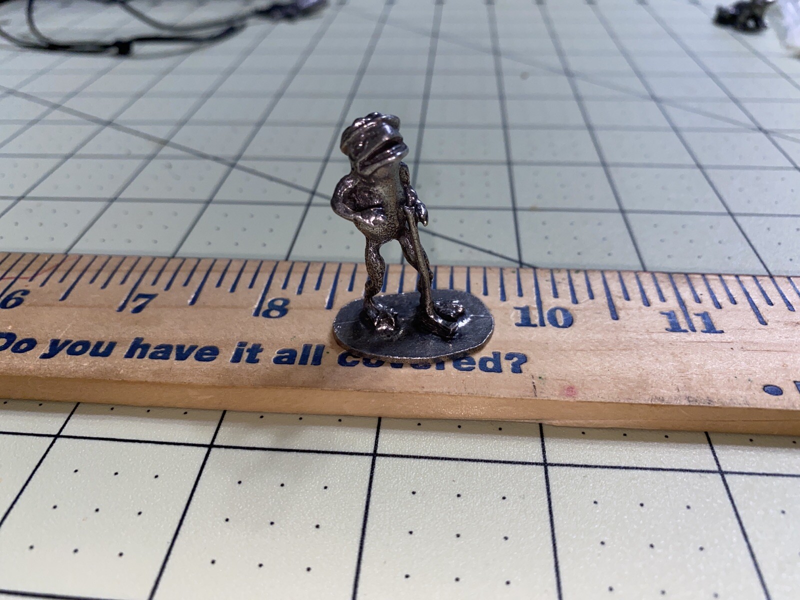  lead free pewter frog golfer figurine C3034