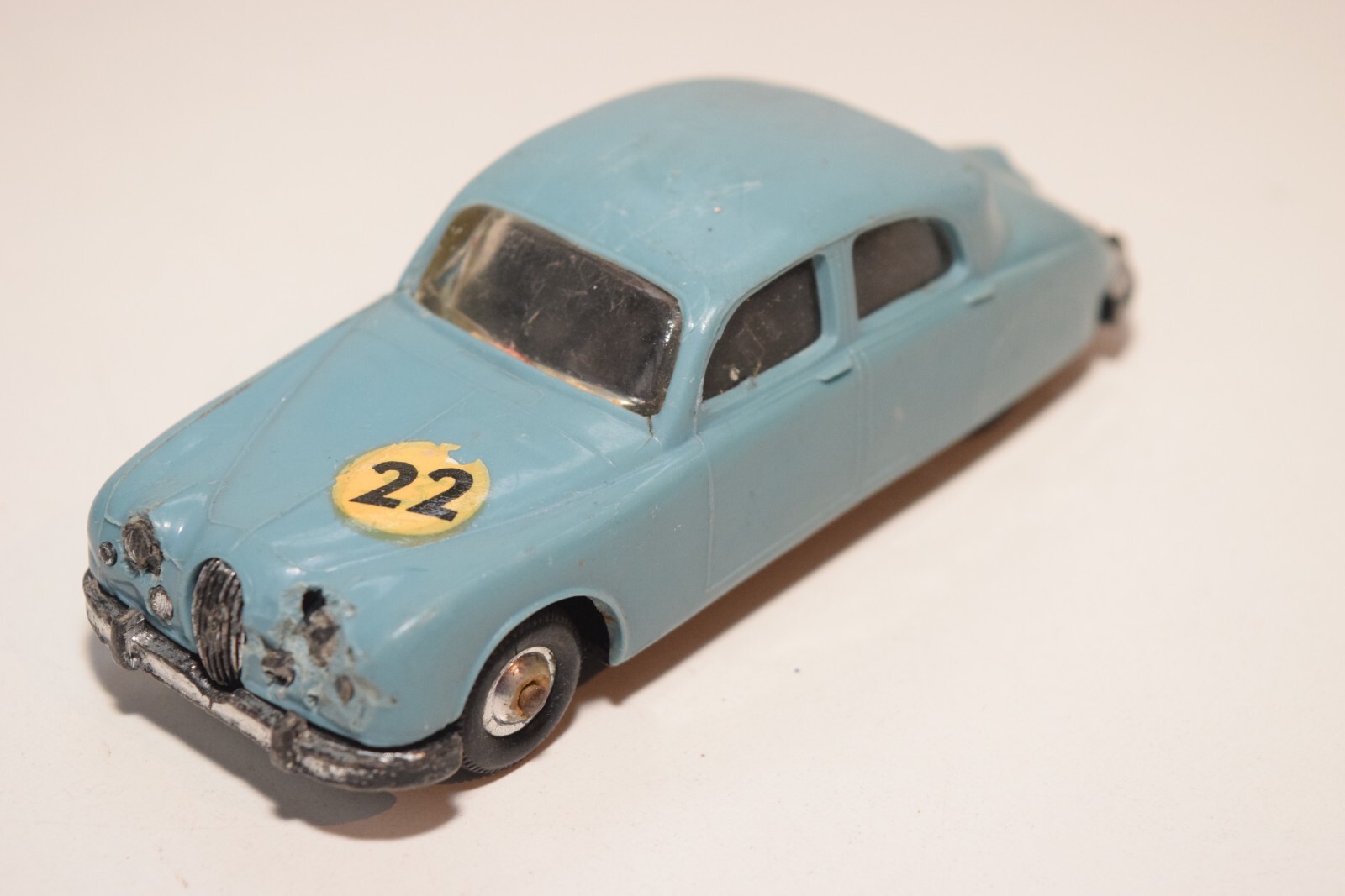 A46 1:43 NOREV PLASTIC JAGUAR 2L 400 BLUE GOOD CONDITION