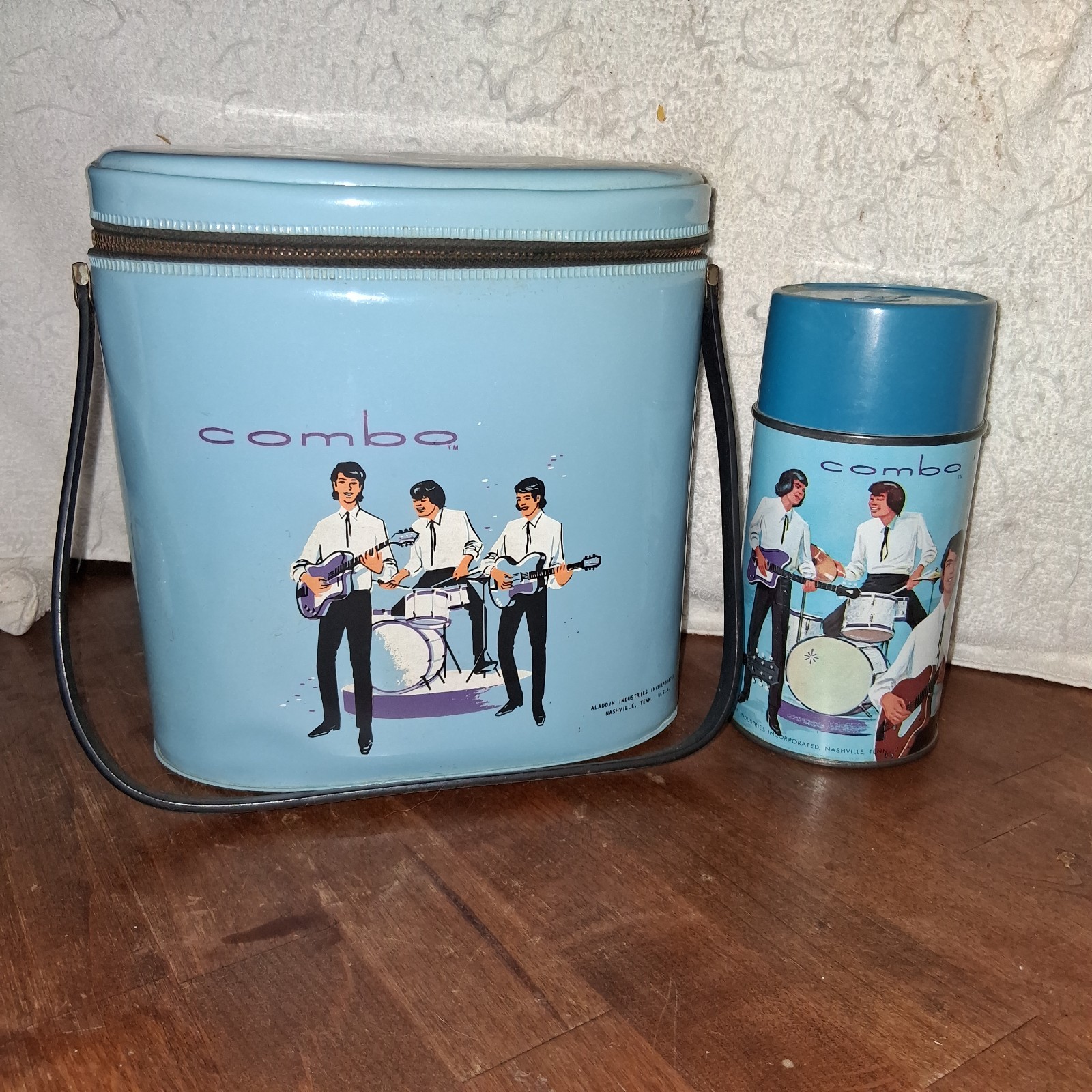Vintage COMBO Brunch Bag & Thermos - 60's Rock n' Roll -  (1967) Nice And Clean 