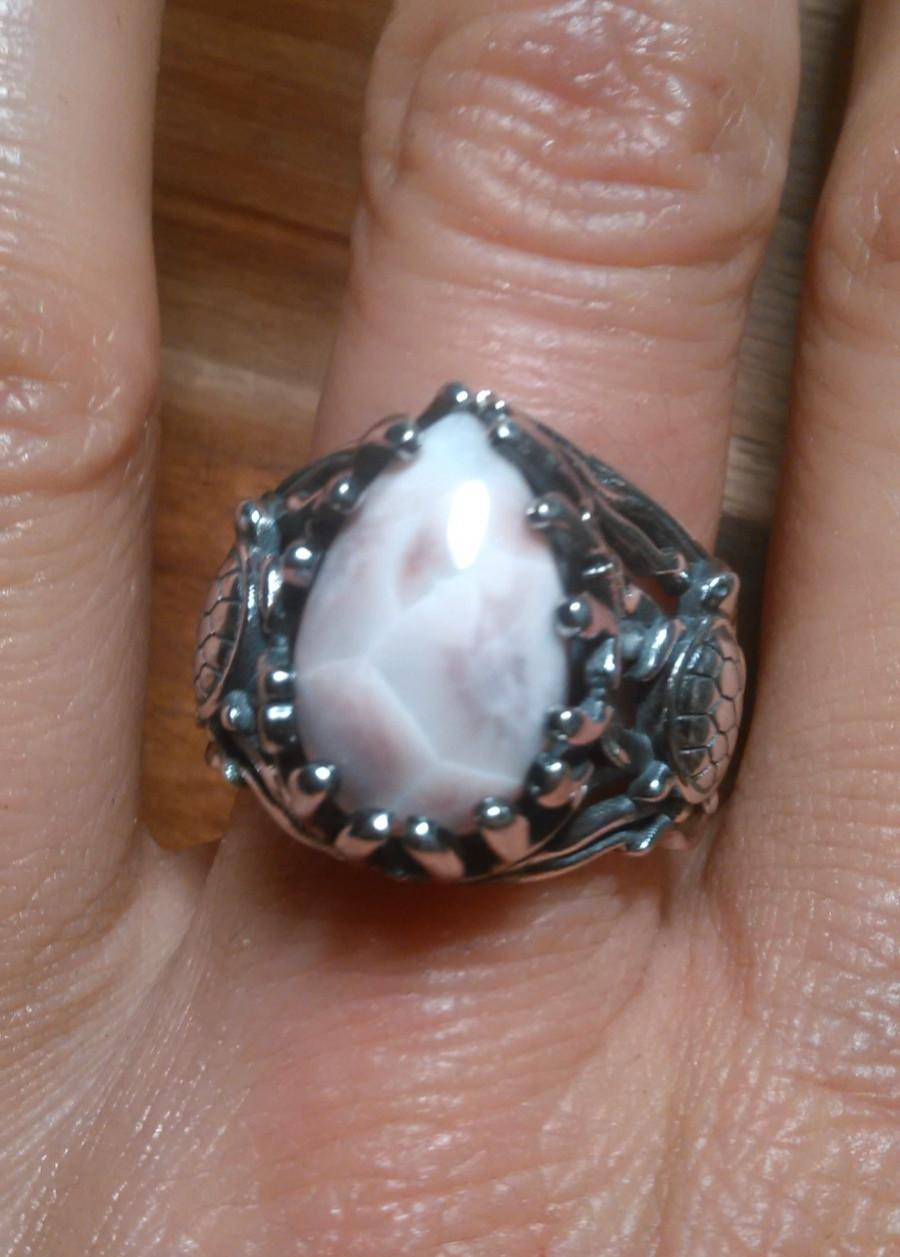 Artisan Crafted Pink Natrolite Coral Sterling Silver Turtle Ring (Size 8)