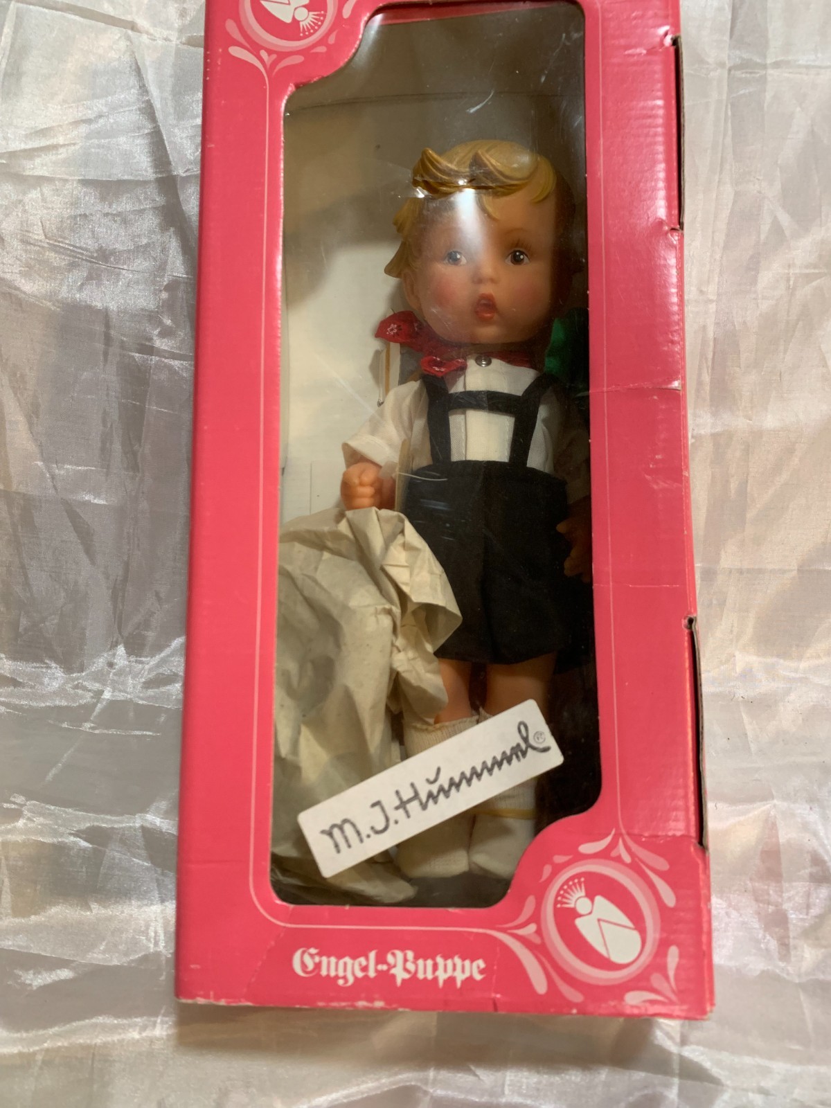 M.J.HUMMEL Peterle - Boy Made in Germany 019060110 New in the Box 
