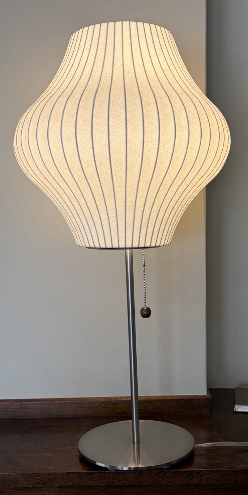 George Nelson Pear Lotus Bubble Design Table Lamp by Modernica George Nelson Pear Lotus Bubble Design Table Lamp by Modernica