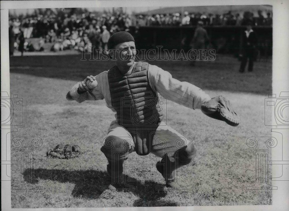 1934 Press Photo Yankees Catcher Arndt Jorgens At Training Camp