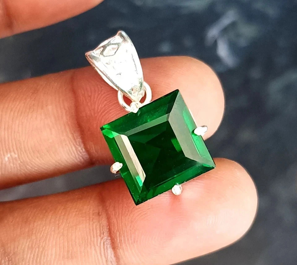 Natural IGL 24 Ct Green Emerald Loose Gems Emerald Cut 925 Silver Pendant 6LHP