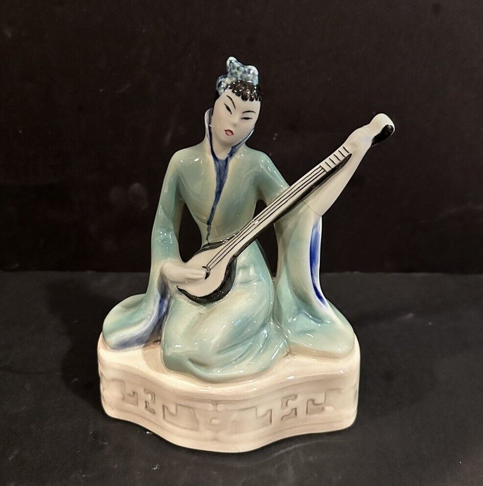 Vintage Goldscheider Everlast Helen Leidoff Chinese Tea house Figurine