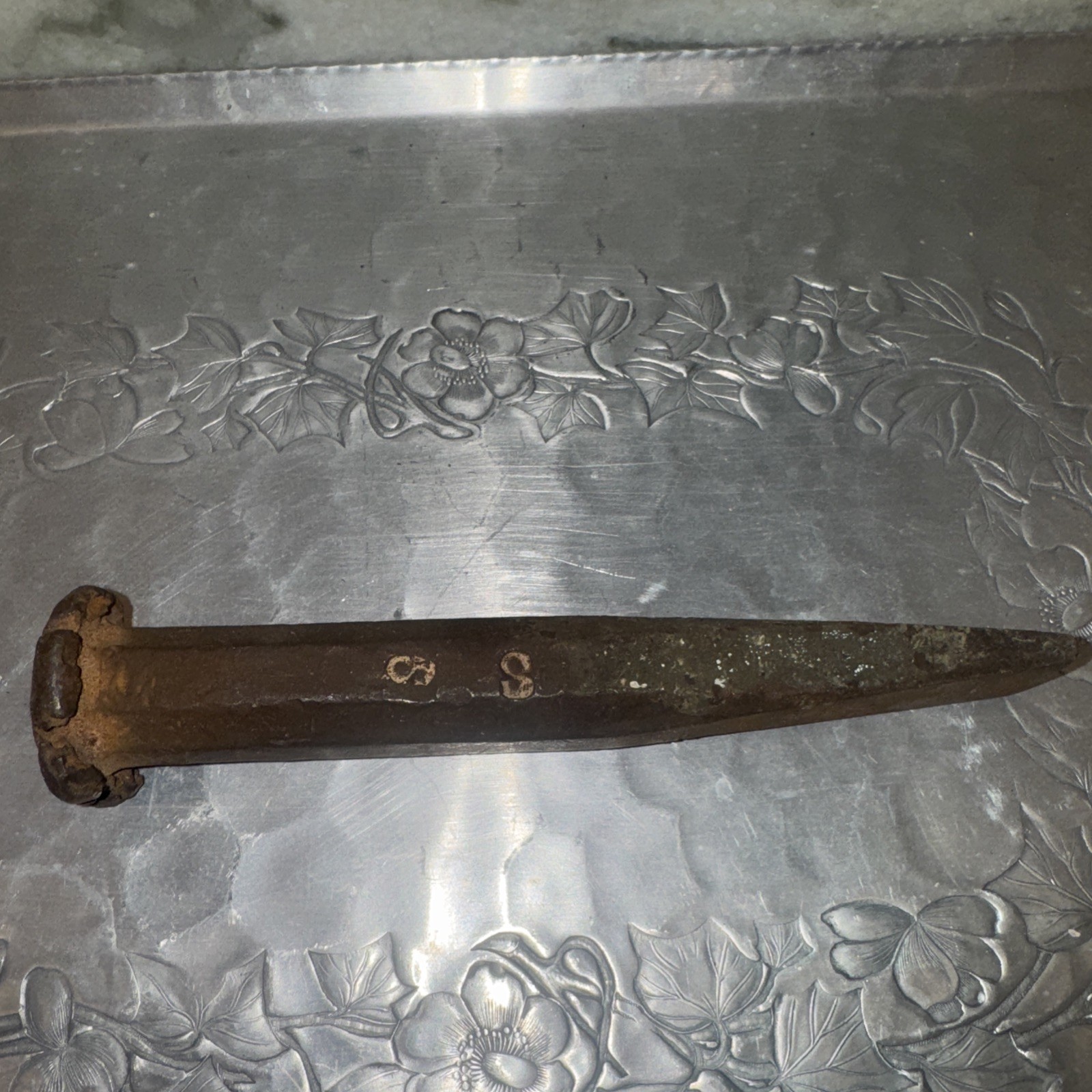 LARGE VERY PRIMITIVE ANTIQUE HAND FORGED BLACKSMITHED IRON PUNCH TOOL FAST SHIP