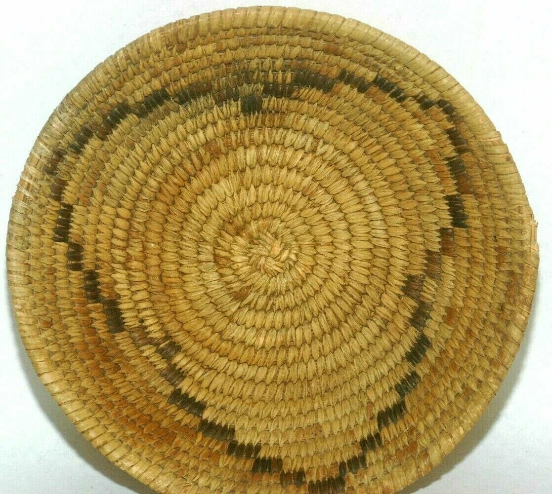 Antique Papago Woven Bear Grass, Devil Claw & Yucca Design Basket 7.5\ Antique Papago Woven Bear Grass, Devil Claw & Yucca Design Basket 7.5\