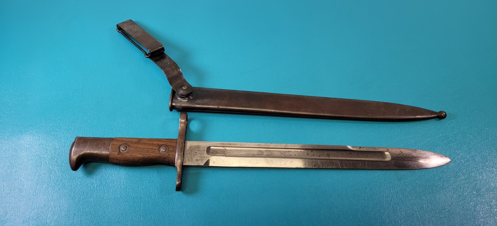 US Military Model 1892 Krag Jorgensen Rifle Bayonet & Scabbard c. 1902 TR1531 US Military Model 1892 Krag Jorgensen Rifle Bayonet & Scabbard c. 1902 TR1531