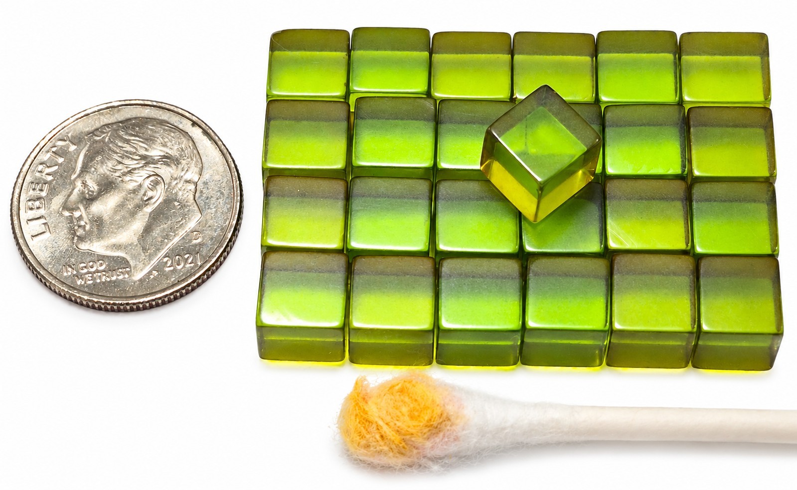 25 Vintage Green Prystal Bakelite Cubes 6.4mm 1/4 25 Vintage Green Prystal Bakelite Cubes 6.4mm 1/4
