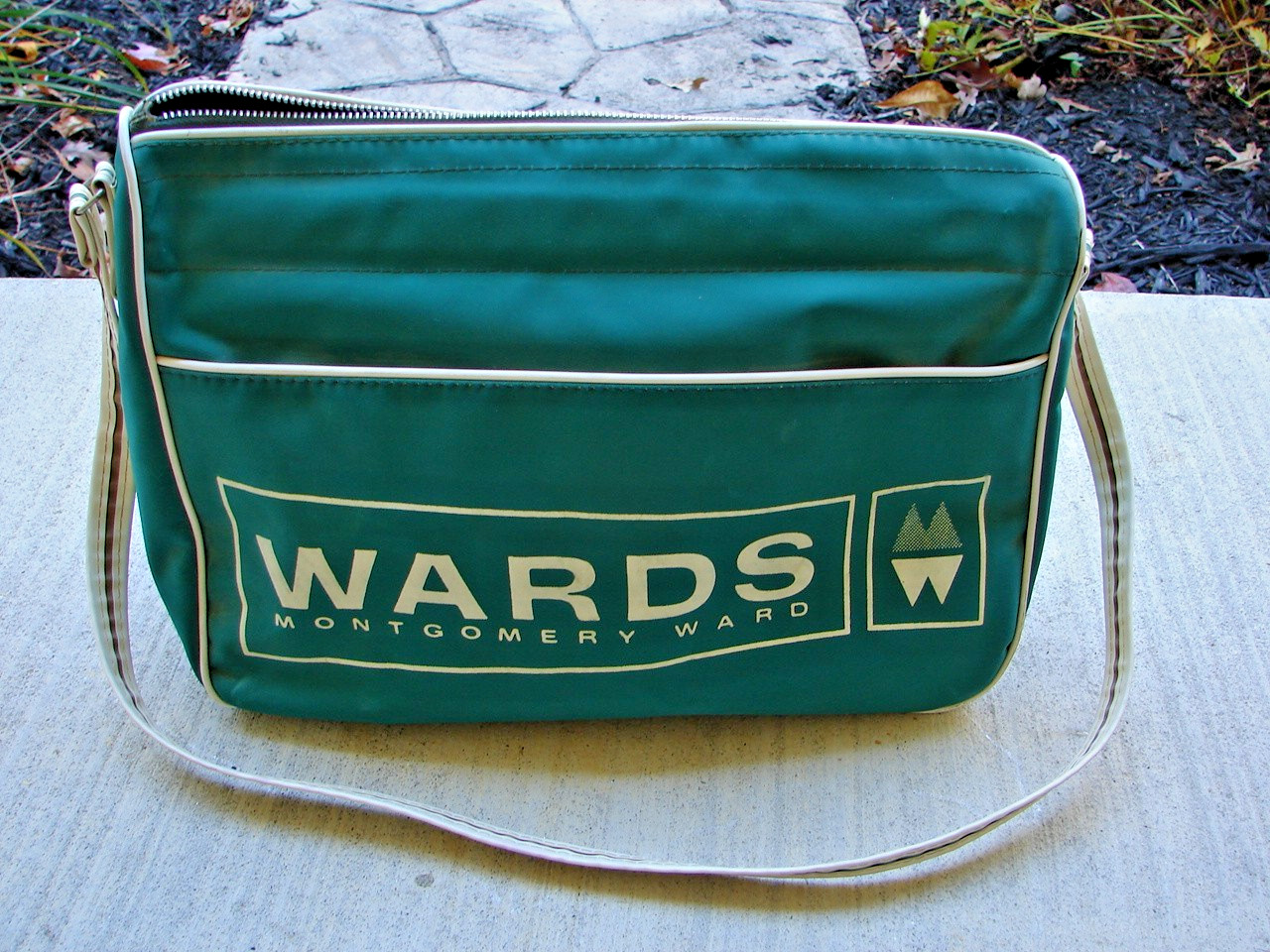 Vintage 1958 Montgomery Ward Wards Logo Advertising Vinyl Tote Shoulder Bag
