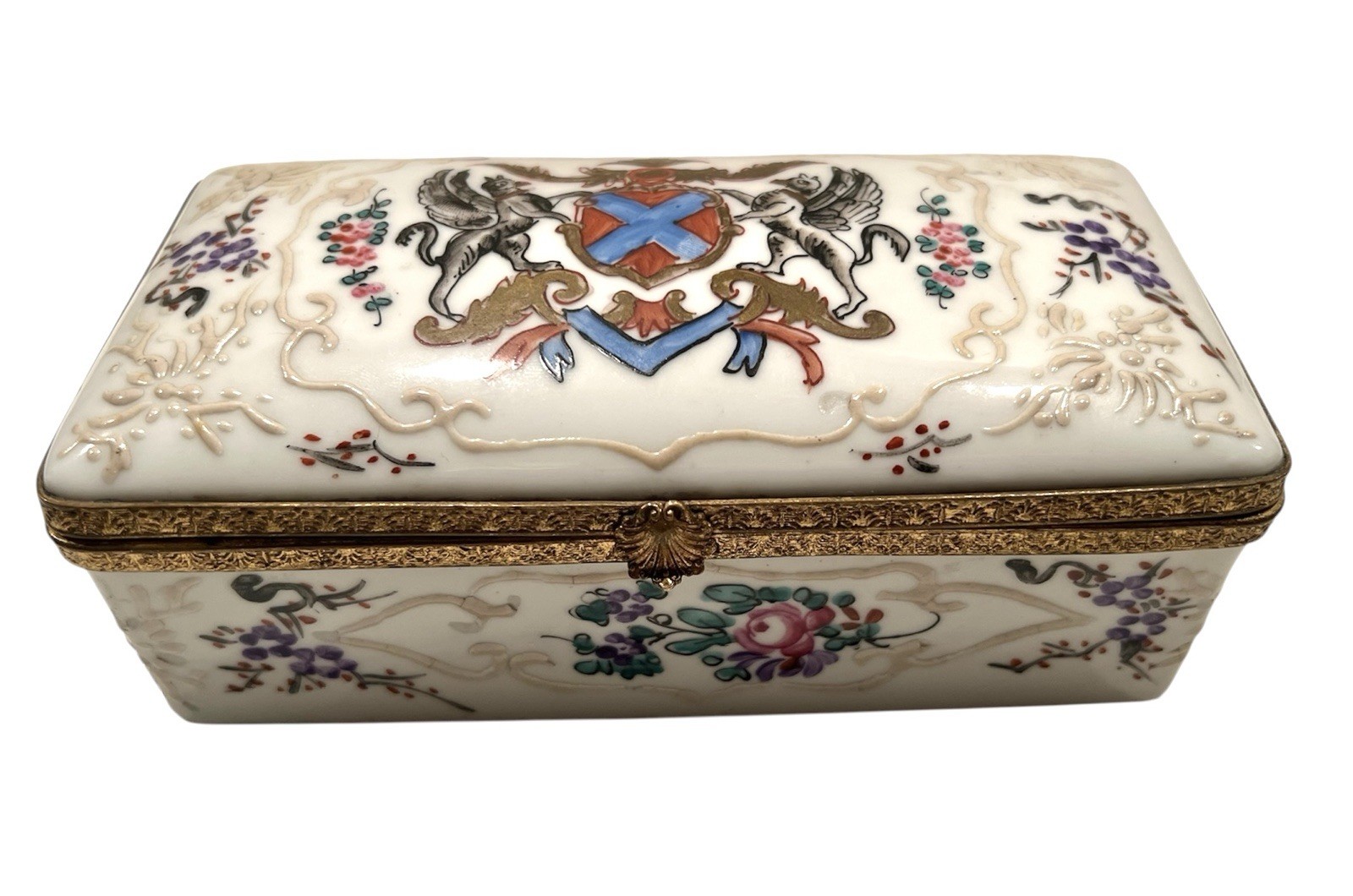 Large 7” Antique Samson Paris Armorial Porcelain Casket Box Pâte-sur-Pâte - Mint Large 7” Antique Samson Paris Armorial Porcelain Casket Box Pâte-sur-Pâte - Mint