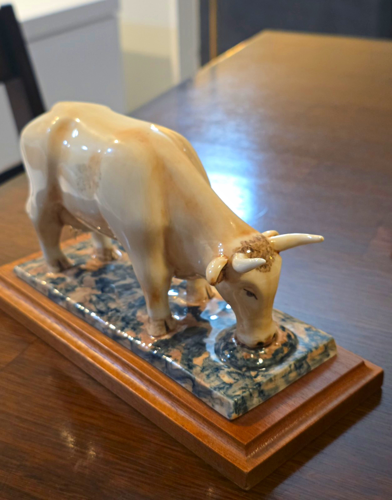 Vintage Fine Porcelain Figurine: Drinking Cow (Pontecesures 1997)