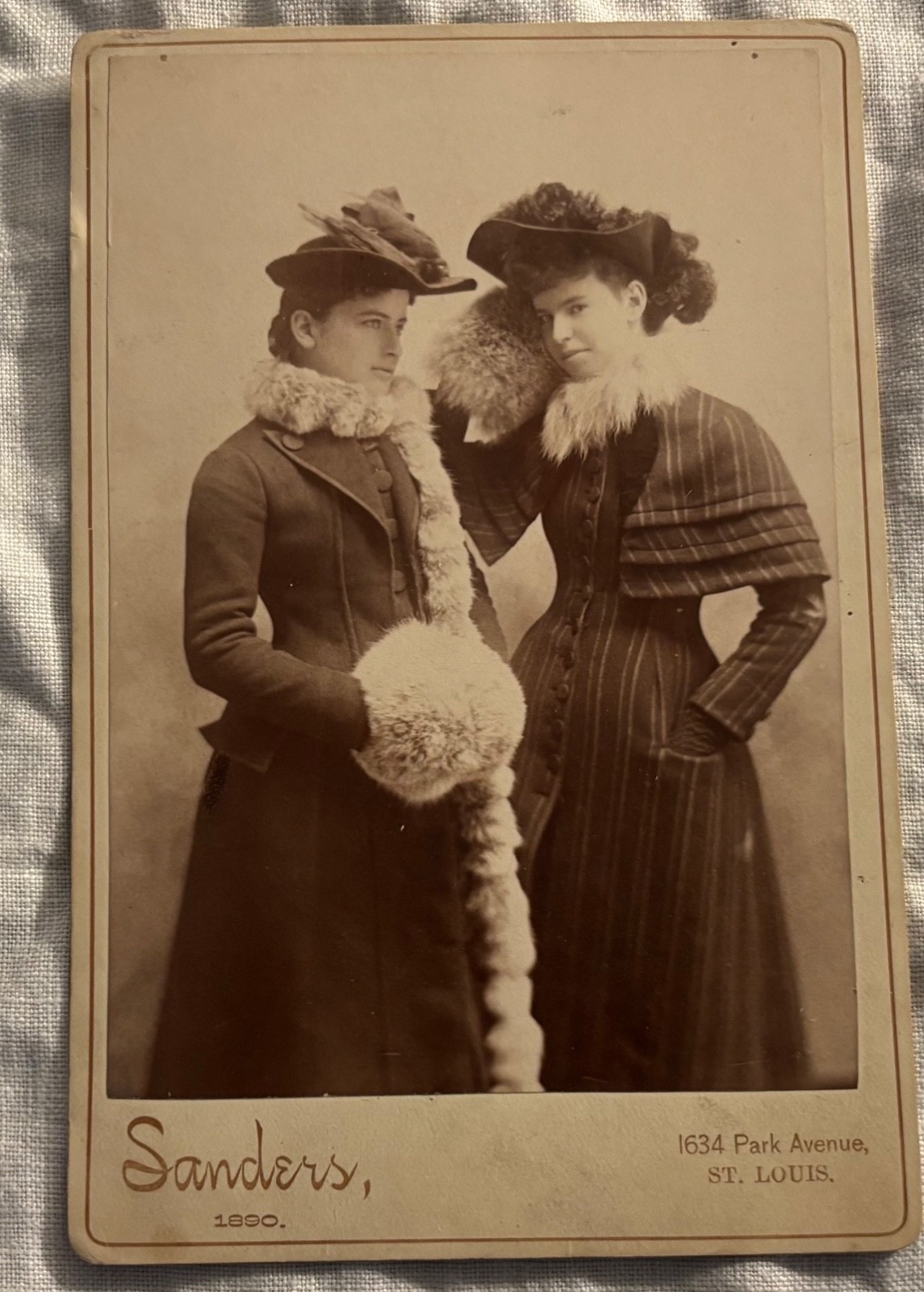 1890 BUSTLES AND BONNETS Pretty Pair Young Victorian Ladies Pose In St Louis