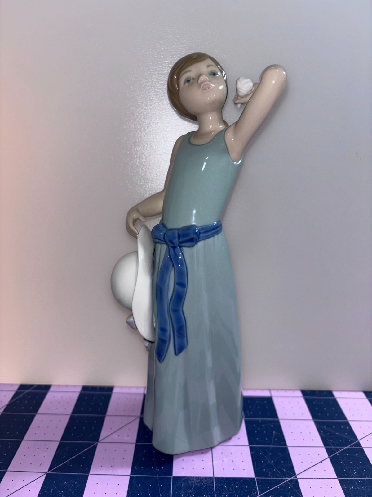 Vintage Lladro Pamela tocado #5010 Retired perfect condition w/ og box