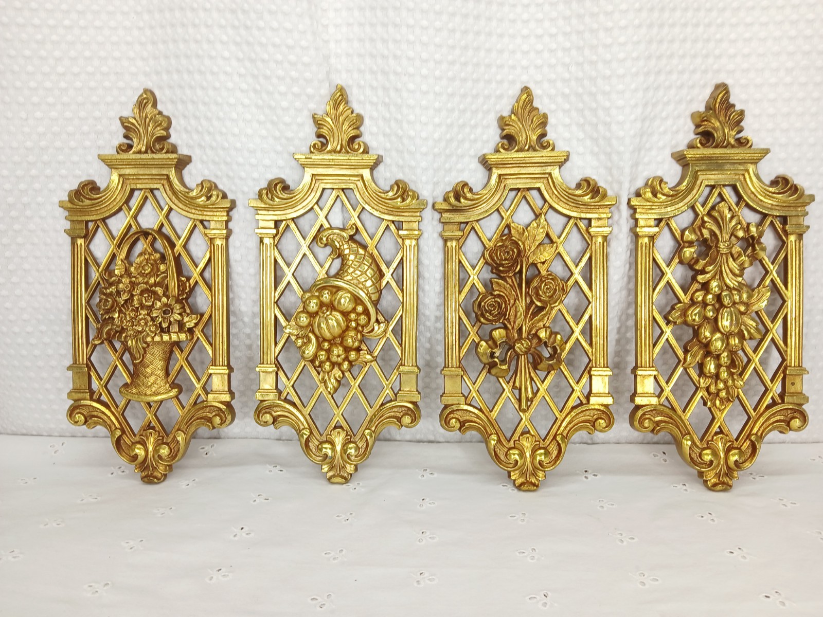 VINTAGE 1971 FOUR SEASONS SYROCO WOOD WALL PLAQUES SET OF 4 FLORAL 