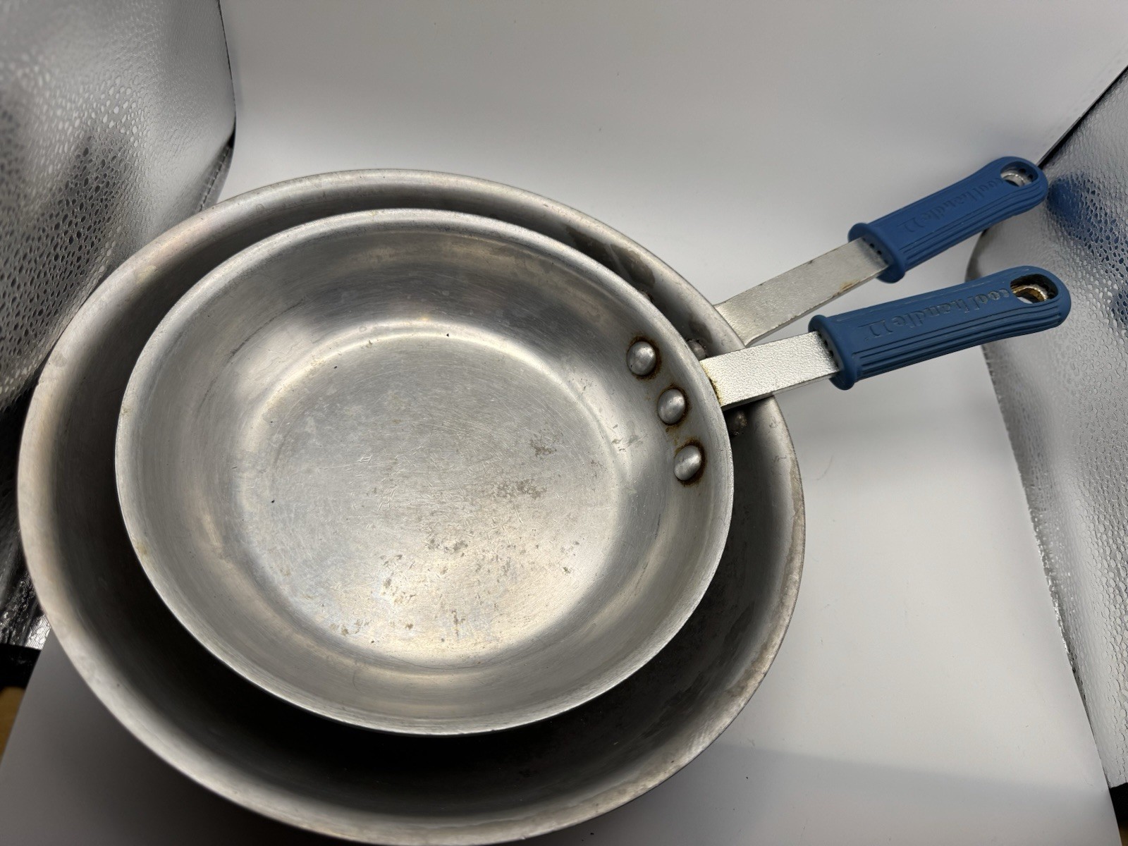 2 Vintage WEAR-EVER Heavy Aluminum Frying Pan Skillets Commercial #4008 & #4010
