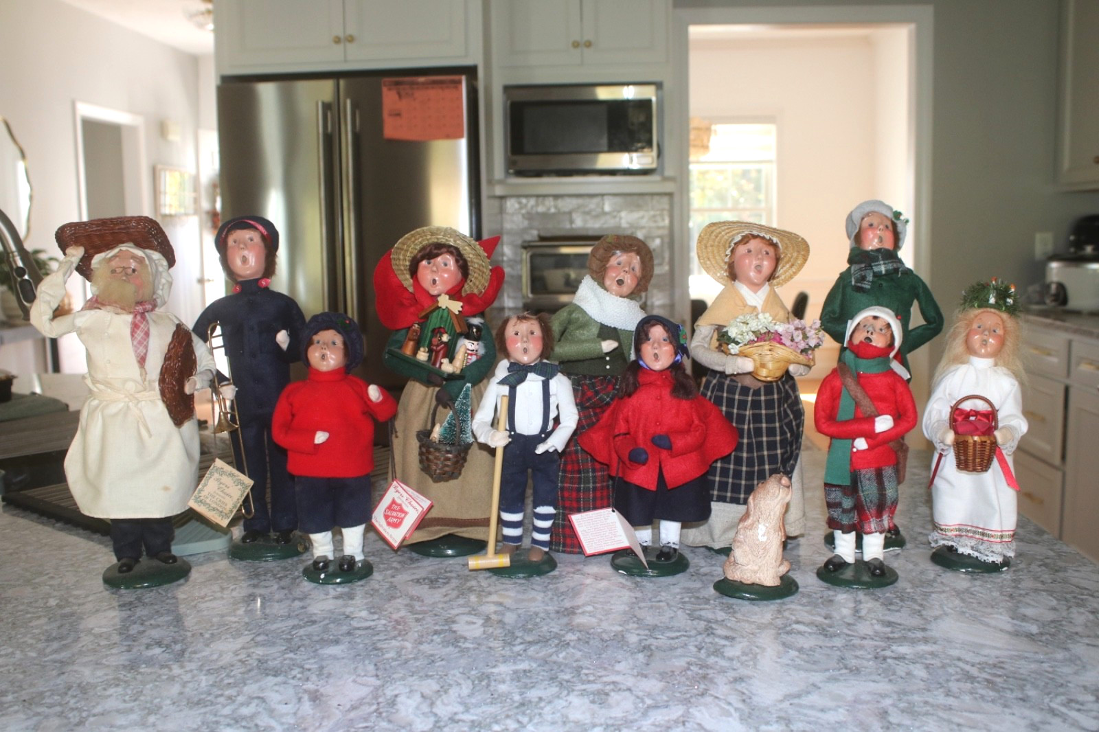 Byers’ Choice 1990\'s Christmas Carolers Lot of 11 Figures & Dogs