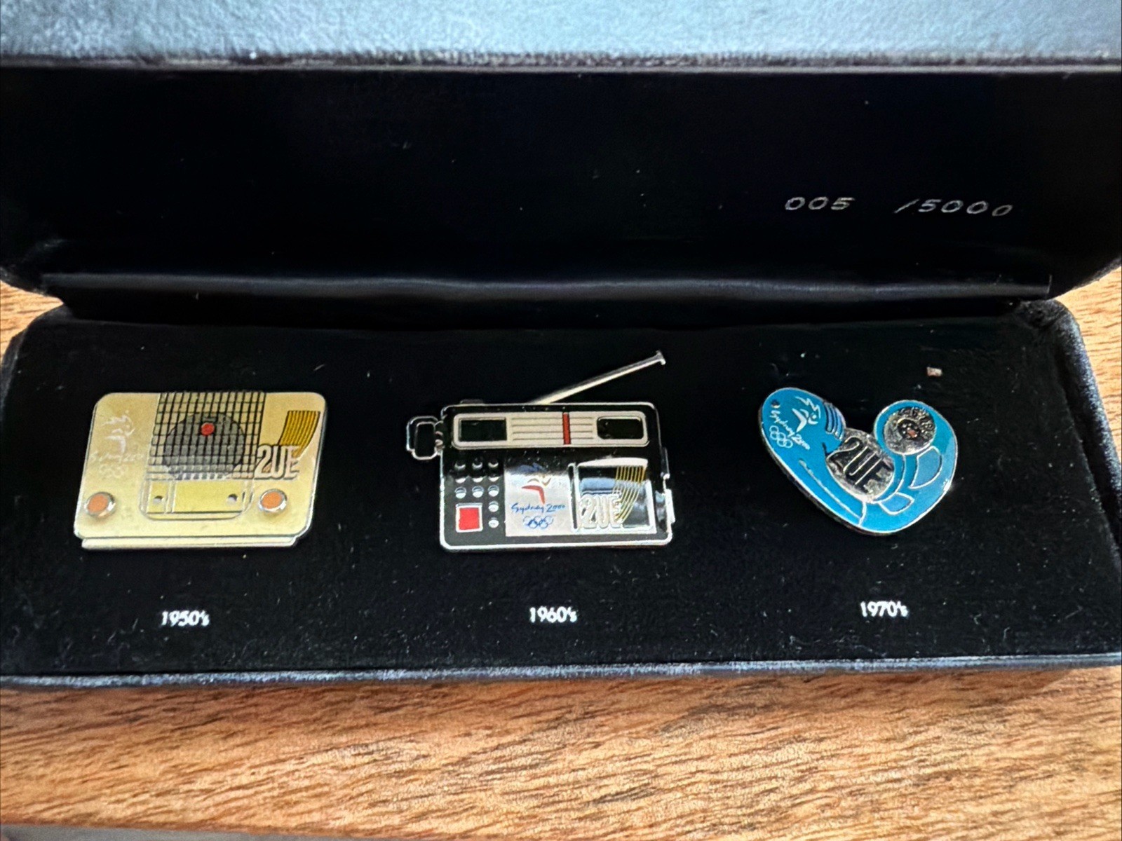 Rare 2000 Sydney Olympics 2UE Radio Boxed Pin Set 005/ 5000 extremely low number Rare 2000 Sydney Olympics 2UE Radio Boxed Pin Set 005/ 5000 extremely low number